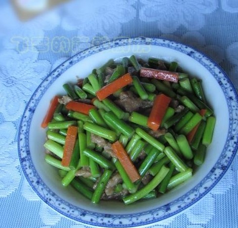 蒜苗炒肉丝(图1)