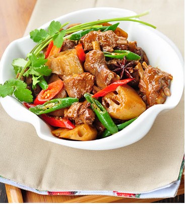 莲藕炖鸭(图1)