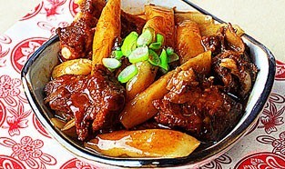 好吃排骨烧年糕，加哪种调味料更好?