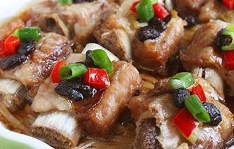 金针菇豆豉蒸排骨，元旦节有它更幸福