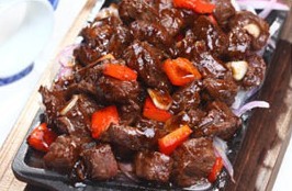 [味多宝]铁板黑椒牛肉粒，地地道道的营养美食