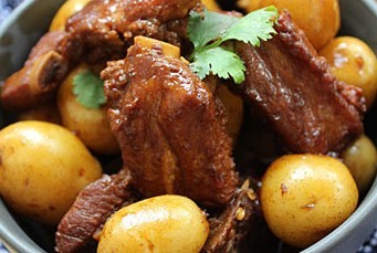 [味多宝]小土豆烧排骨，添加天然调味料更好