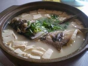 [调味料]胖头鱼炖浓汤，生活就需要这样子
