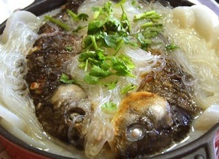 [味多宝]冬季美食之萝卜焖鲫鱼，味美让人陶醉